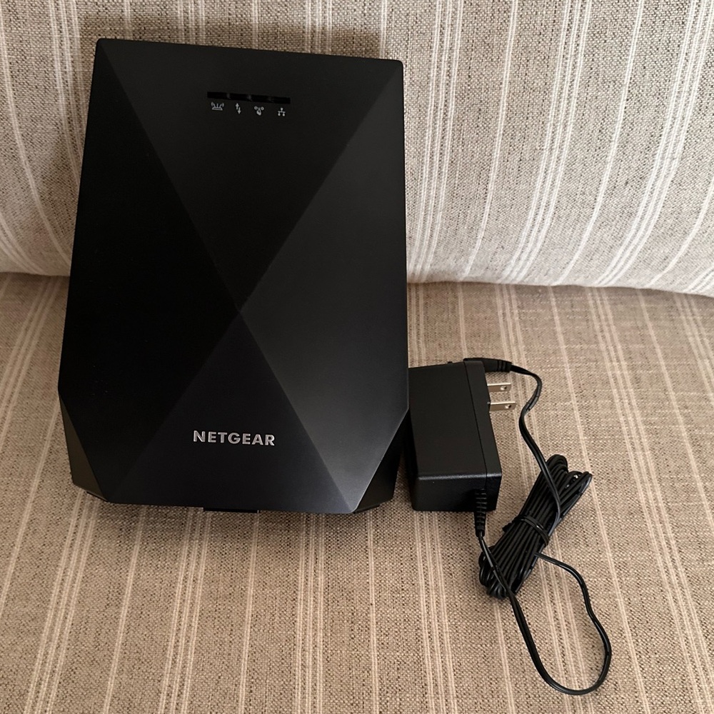NETGEAR Nighthawk X6 AC2200 Black Wifi Range Extender